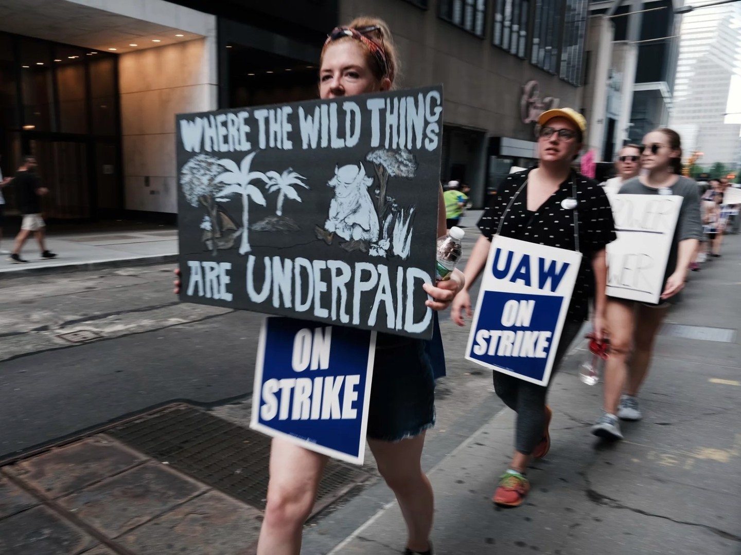 "Support for labor unions in the U.S. is at a 57-year high, according to a new Gallup poll.

71% of Americans now approve of labor unions — up from last year's 68%. Union support is also up from 64%, before the COVID-19 pandemic, and is the highest the polling firm has recorded since 1965.

Nowadays, union drives are on a slight upswing as a recent surge in organizing activity continues at some of the biggest companies in the U.S. Workers at Starbucks, Amazon, and Chipotle have unionized in a demand for higher wages and better working conditions."
#unionstrong💪

Read more at the link in our bio.